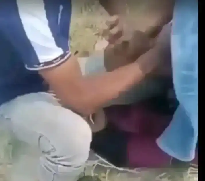 Balu De Balu Dio Na Chal Uthe Jabe Original Video Link 😢 বালু দে, না না বালু দিও না, ছাল উঠে যাবে! হাতটা ছাড়ো না প্লিজ, আমি আর পারছি না কষ্ট হচ্ছে!